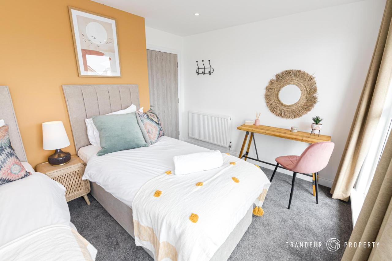 Bournecoast - Stylish Flat With Balcony - Sea Glimpses - 10 Min Walk To Beach - Parking - Wifi - Fm8406 Bournemouth Exterior foto