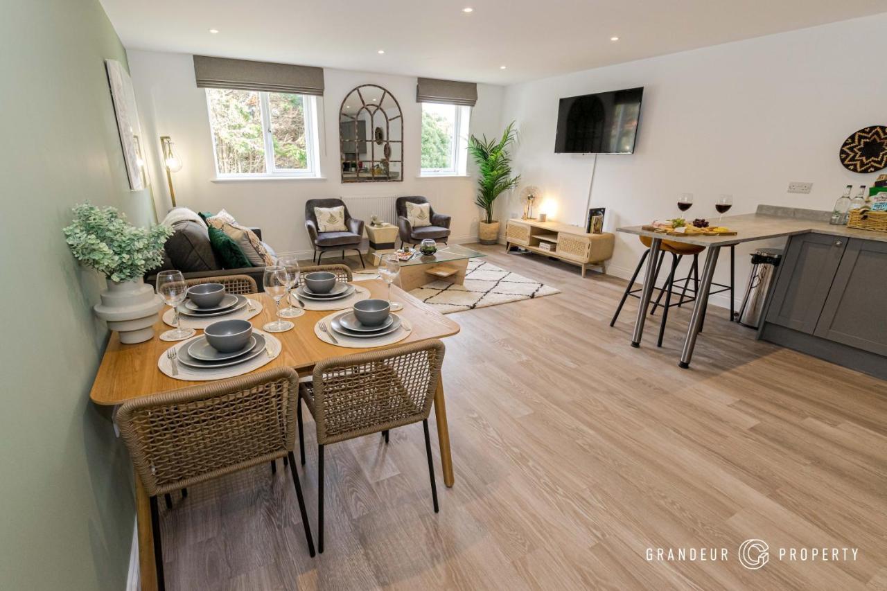 Bournecoast - Stylish Flat With Balcony - Sea Glimpses - 10 Min Walk To Beach - Parking - Wifi - Fm8406 Bournemouth Exterior foto
